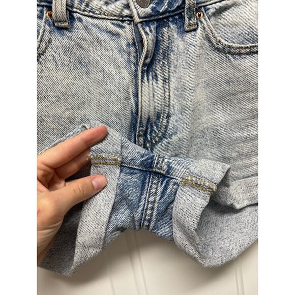 Pacsun Mom Short denim shorts high rise light wash denim size 25 - Picture 4 of 5